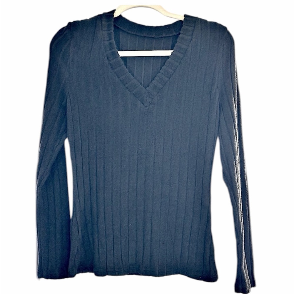 Women’s V Neck Sweater - Soft Feel -
Size Large - New Without Tags